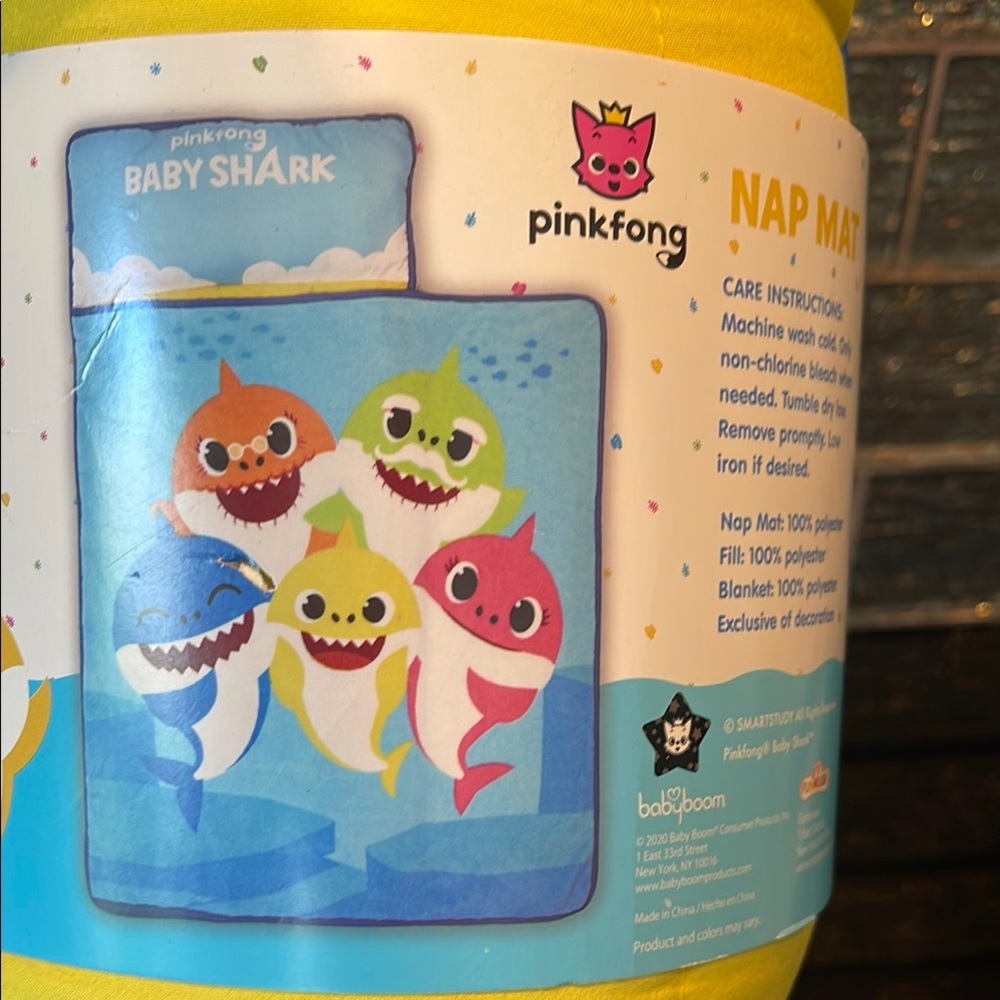 NEW Pinkfong Baby Shark Nap Mat Nickelodeon Family Mommy Shark Daddy Shark